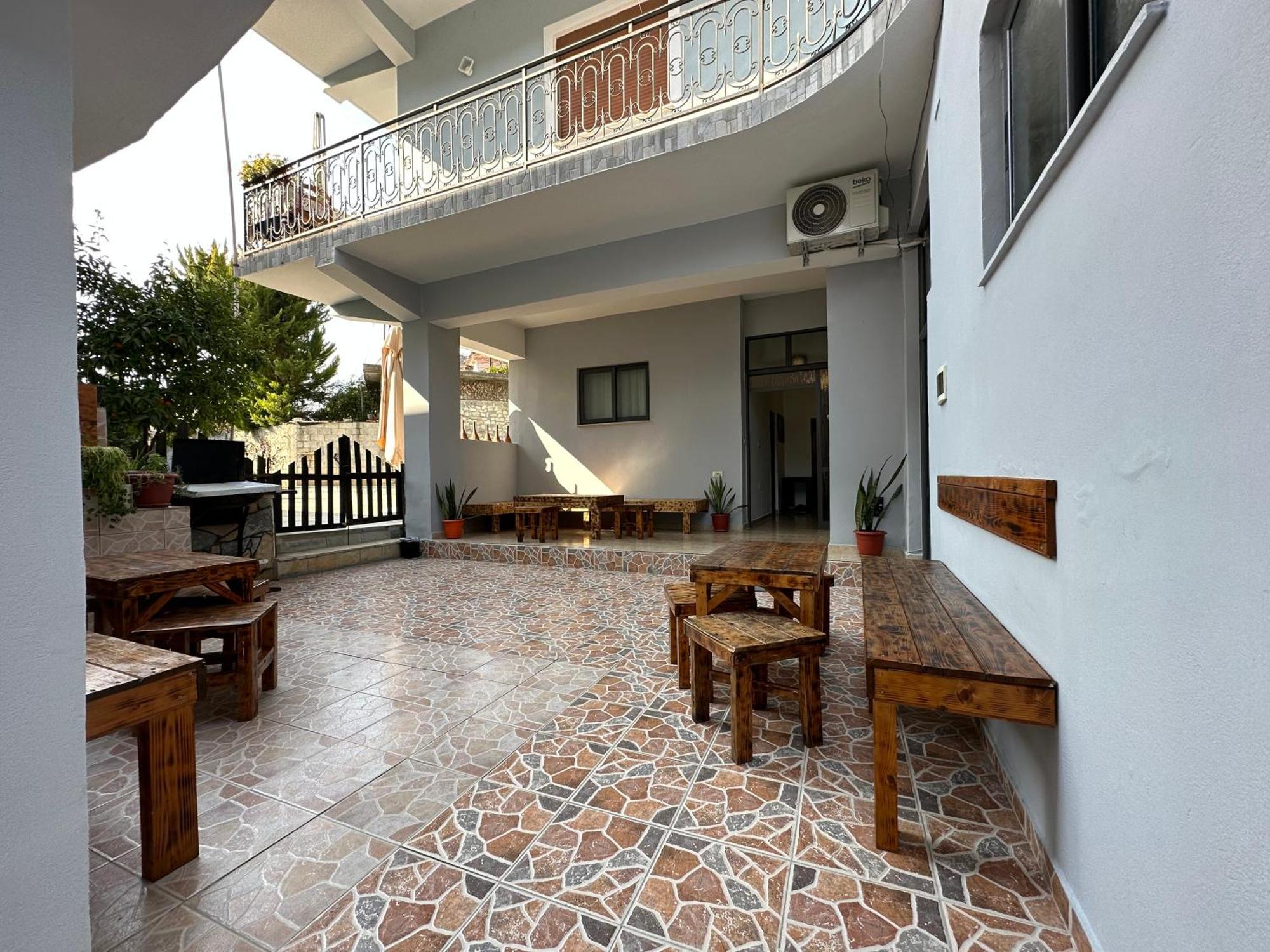 Hanna'S Hostel Berat Exterior foto
