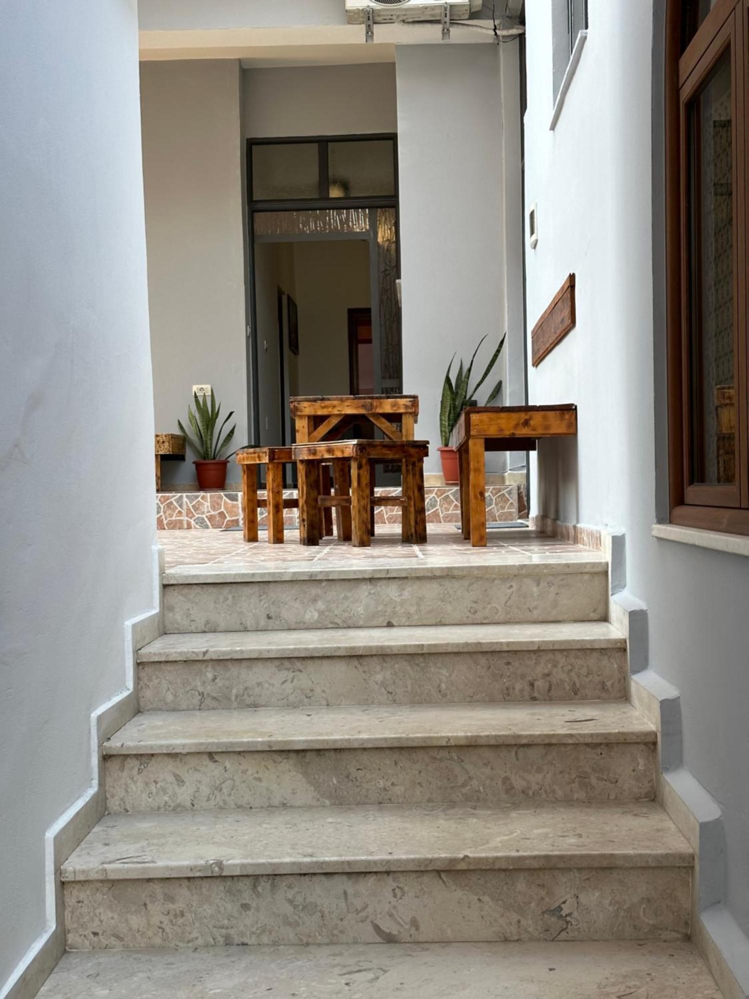 Hanna'S Hostel Berat Exterior foto